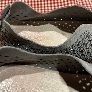 ILSE JACOBSEN.. gentle worn. I have narrow foot. All color are great